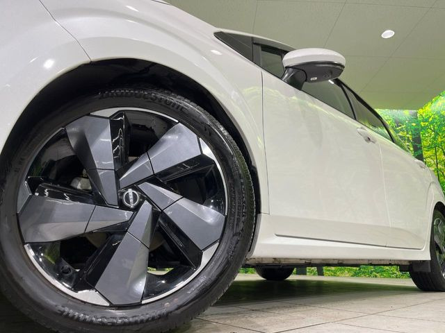 �y����17�C���`�A���~�z�C�[���z�O�ςɃ}�b�`���������A���~�z�C�[���𑕒����Ă���܂��B�e��ЊO�A���~�z�C�[����A�X�^�b�h���X�^�C�����戵�����Ă���܂��B���񂲑��k����������