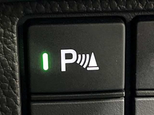 【コーナーセンサー】バンパーに付いたセンサーが障害物を検知!一定の距離に近づくとアラートで教えてくれます♪狭い駐車スペースや車庫入れ時も安心ですね☆