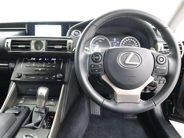 IS300h バージョンL