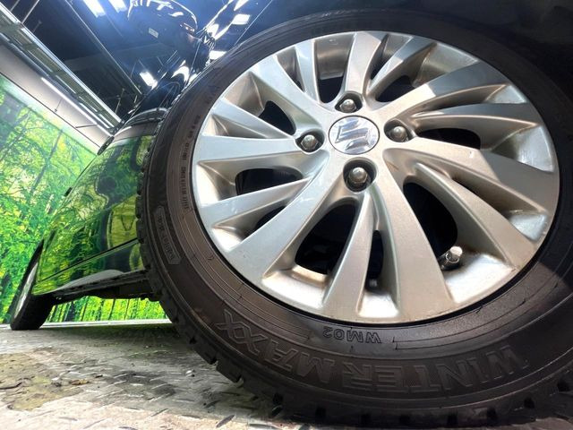 �y����14�C���`�A���~�z�C�[���z�O�ςɃ}�b�`���������A���~�z�C�[���𑕒����Ă���܂��B�e��ЊO�A���~�z�C�[����A�X�^�b�h���X�^�C�����戵�����Ă���܂��B���񂲑��k����������