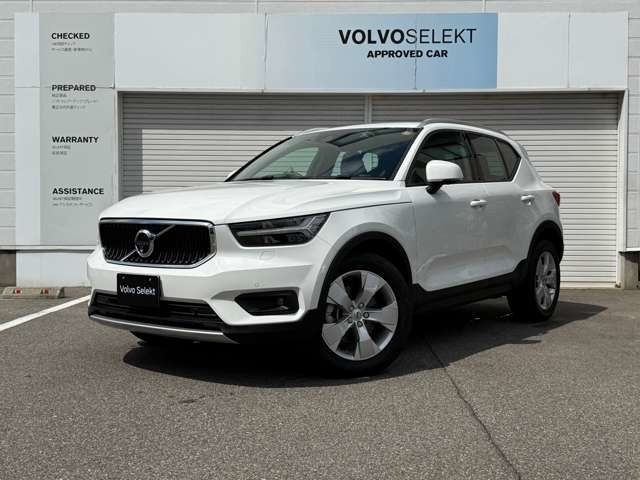 XC40T4 AWD モメンタム 4WD