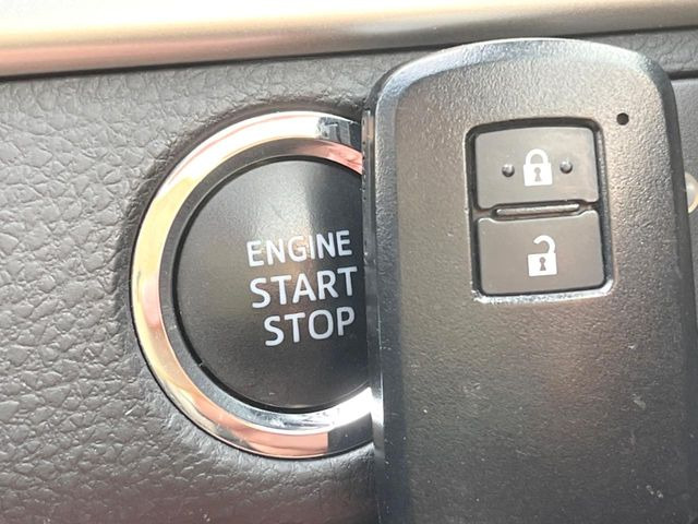 �y�X�}�[�g�L�[�z�J�o����|�P�b�g�ɓ��ꂽ�܂܂ł��h�A�̎{���E�������\�ȃX�}�[�g�L�[�𑕔��B�G���W���̃I���E�I�t�����J�M�����o���K�v����������Ƃ��Ă��֗��ł���