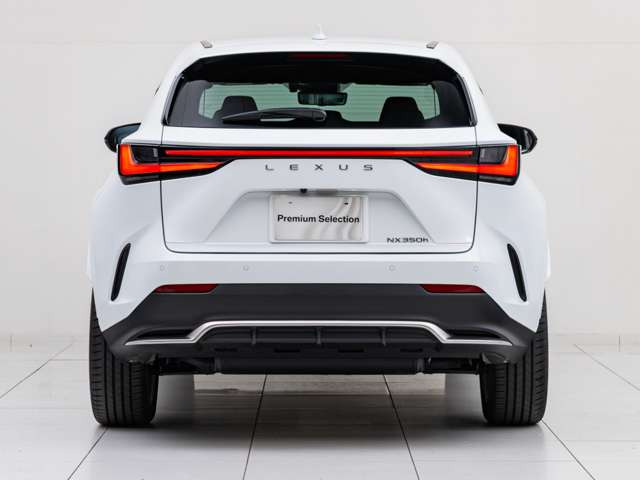 【 安心の最大381項目対象の有料保証 】エンジンやミッション等の機関系はもちろん、純正ナビやエアコンなどあらゆる部位が対象。年間あたり300万円の保証、24時間対応の窓口有、さらにタイヤ保証付き!