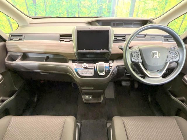 フリードハイブリッド