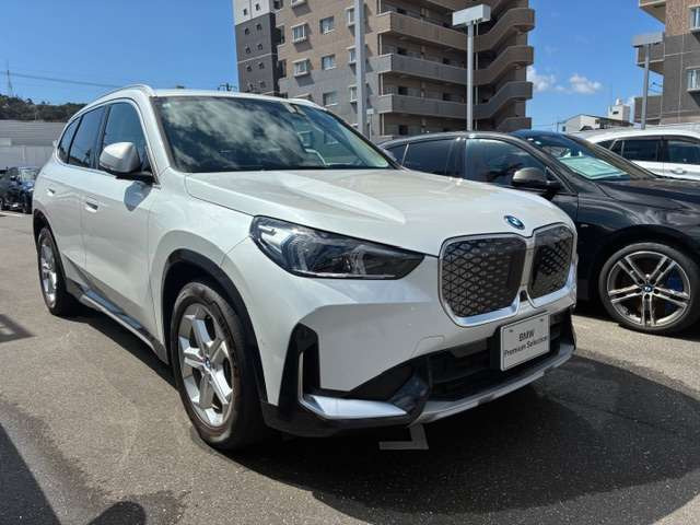 iX1xドライブ30 xライン 4WD