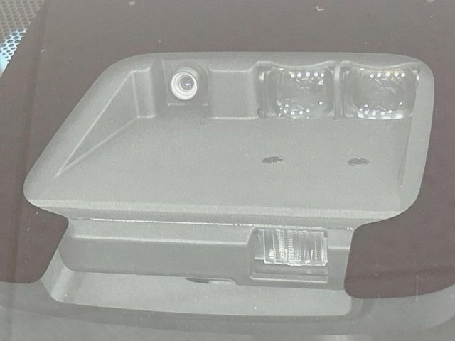 �y�g���^�Z�[�t�e�B�Z���X�z���s���ɑO���̎ԗ�����F�����A�Փ˂������Ȏ��͌x��ƃu���[�L�ŏՓˉ���Ɣ�Q�y�����A�V�X�g�B�����S�Ƀh���C�u�����y���݂��������܂��B