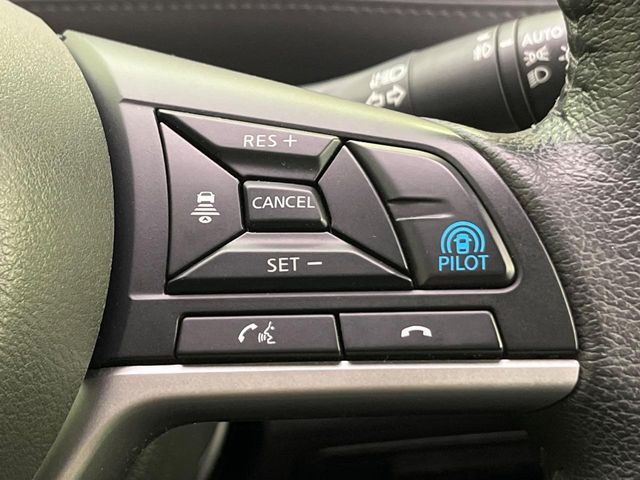 【プロパイロット】高速道路での長距離走行が楽に!!渋滞時と巡回走行のシーンで、アクセル・ブレーキ・ステアリングを自動で制御し、長距離運転の負担を軽減してくれます♪
