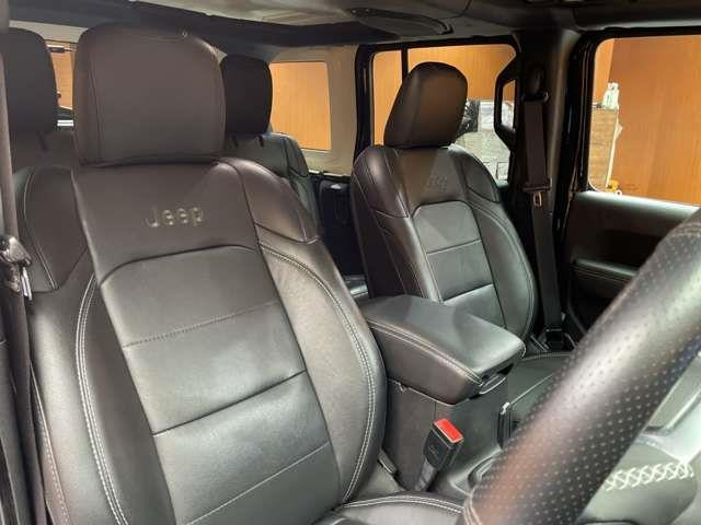 ラングラーアンリミテッド サハラ 4WD