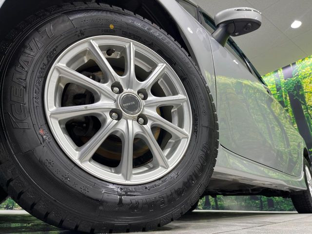 �y14�C���`�A���~�z�C�[���z�O�ςɃ}�b�`�����A���~�z�C�[���𑕒����Ă���܂��B�e��A���~�z�C�[����A�X�^�b�h���X�^�C�����戵�����Ă���܂��B���񂲑��k����������