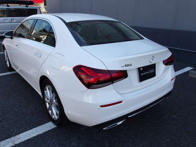 AクラスセダンA180