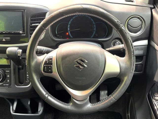 �y�����v�����X�e�A�����O�z�㎿�Ȋv���g�p���邱�ƂŁA��ɂ����������݂ƂĂ��^�]���₷���n���h���ł���