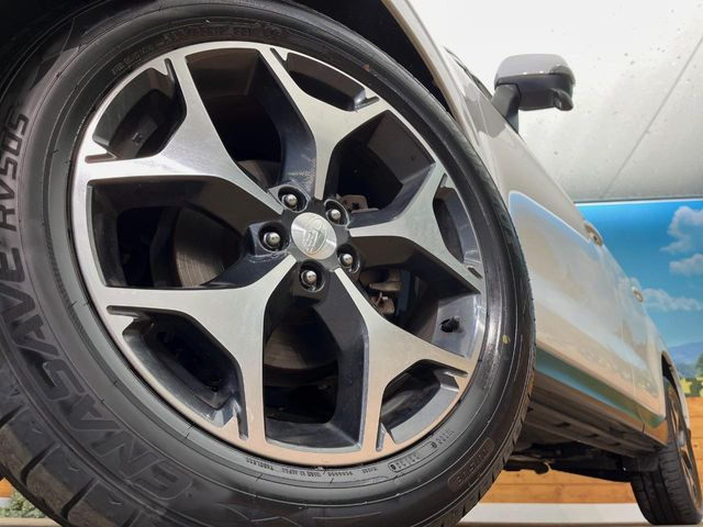 �y����18�C���`�A���~�z�C�[���z�O�ςɃ}�b�`���������A���~�z�C�[���𑕒����Ă���܂��B�e��ЊO�A���~�z�C�[����A�X�^�b�h���X�^�C�����戵�����Ă���܂��B���񂲑��k����������