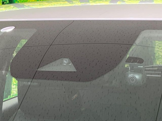 �y�C���e���W�F���g�G�}�[�W�F���V�[�u���[�L�z�t�����g�J�����őO���̎ԗ�����s�҂����m�B�Փ˂������Ȏ��͏Փ˔�Q�y���u���[�L���쓮�A�Փˉ�����T�|�[�g�B�����S�Ƀh���C�u�����y���݂��������܂��B