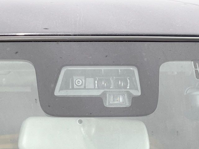【スズキ セーフティサポート】走行中に前方の車両等を認識し、衝突しそうな時は警報とブレーキで衝突回避と被害軽減をアシスト。より安全にドライブをお楽しみいただけます。