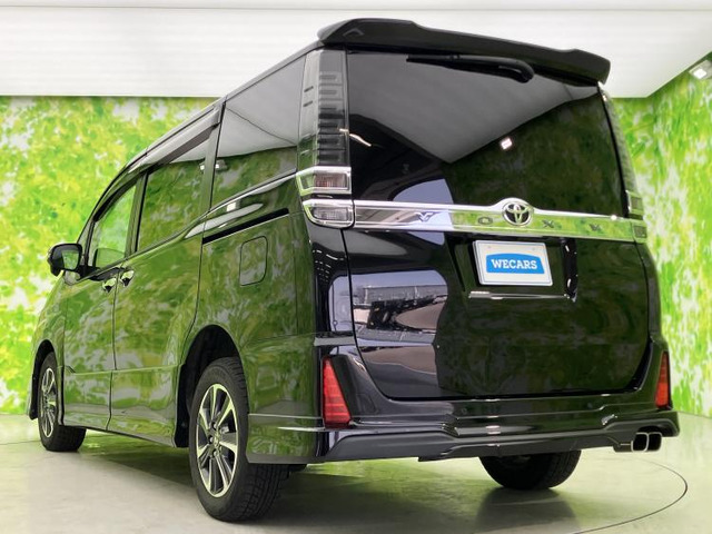 ヴォクシー2.0 ZS 煌III 4WD