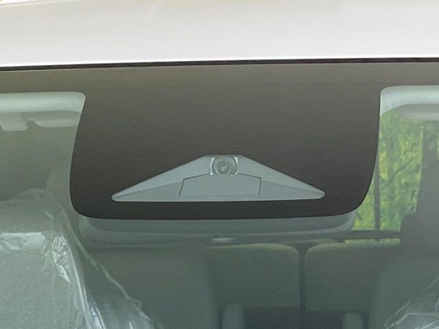 �y�z���_�Z���V���O�z���s���ɑO���̎ԗ�����F�����A�Փ˂������Ȏ��͌x��ƃu���[�L�ŏՓˉ���Ɣ�Q�y�����A�V�X�g�B�����S�Ƀh���C�u�����y���݂��������܂��B