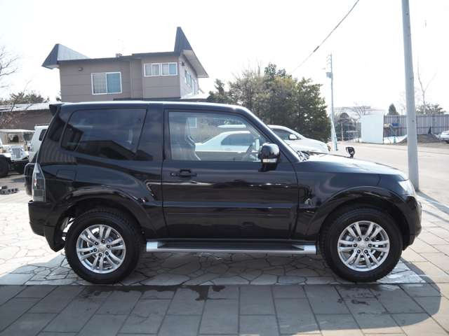 悪天候の際でも、明るく暖かいガレージもございますので、ゆっくりとご覧頂けます♪