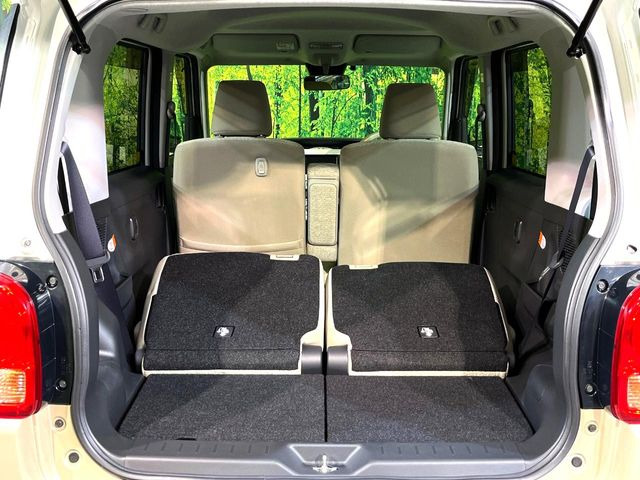 ���i�̂���������ʋ΁A���}���ɏ\���ȉ׎��X�y�[�X���m�ۂ��Ă���܂��B�Z�J���h�V�[�g��|���ƁA�傫�ȉו��̐ύڂ��\�ł���