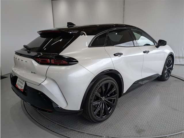 クラウンスポーツ2.5 Z E-Four 4WD