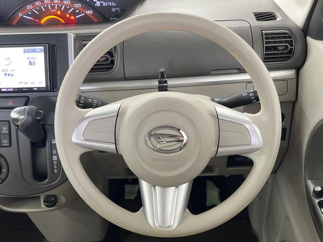 ステアリングも使用感が少なく、きれいな状態となっております♪