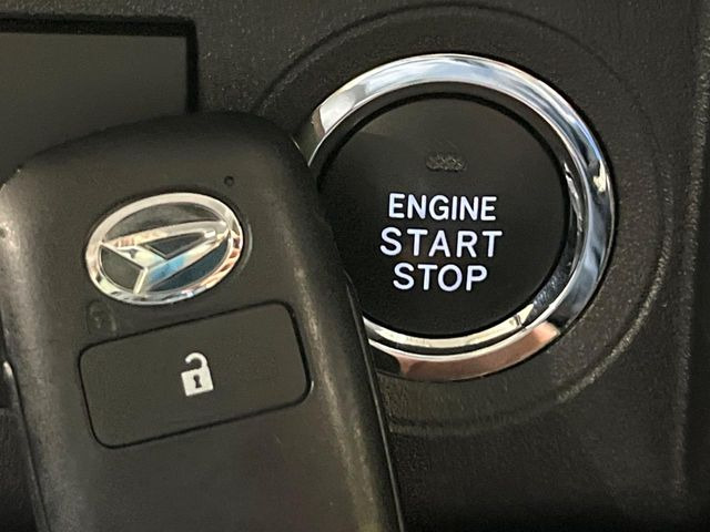 �y�L�[�t���[�V�X�e���z�J�o����|�P�b�g�ɓ��ꂽ�܂܂ł��h�A�̎{���E�������\�ȃX�}�[�g�L�[�𑕔��B�G���W���̃I���E�I�t�����J�M�����o���K�v����������Ƃ��Ă��֗��ł���