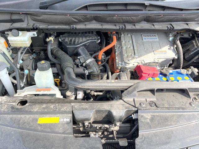 親切・丁寧な専門メカニックスタッフが応対!・車検・点検整備・事故等の修理などアフターサービスも安心。お車のカスタマイズもネクステージのサービススタッフまでご相談ください!