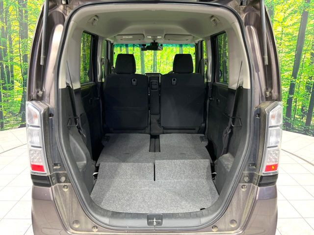 ���i�̂���������ʋ΁A���}���ɏ\���ȉ׎��X�y�[�X���m�ۂ��Ă���܂��B�Z�J���h�V�[�g��|���ƁA�傫�ȉו��̐ύڂ��\�ł���