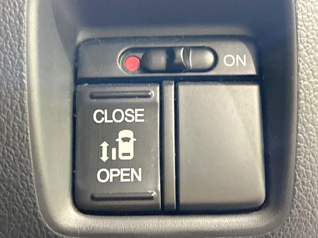 �y�p���[�X���C�h�h�A�z�X�}�[�g�L�[��^�]�Ȃ̃X�C�b�`�ŃX���C�h�h�A�̊J���\���d��������͂����ăh�A���J����K�v�������A���������q�l�ł��A�d���ו��������Ă��鎞�����N�ɊJ���߂ł��܂���