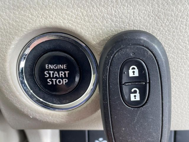 �y�L�[���X�X�^�[�g�V�X�e���z�J�o����|�P�b�g�ɓ��ꂽ�܂܂ł��h�A�̎{���E�������\�ȃX�}�[�g�L�[�𑕔��B�G���W���̃I���E�I�t�����J�M�����o���K�v����������Ƃ��Ă��֗��ł���