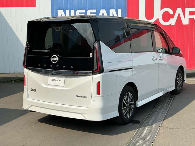 セレナ1.4 e-POWER ハイウェイスターV