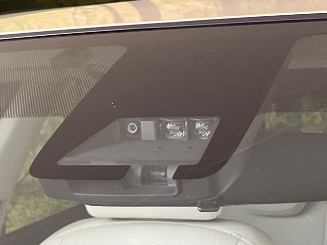 �y�g���^�Z�[�t�e�B�Z���X�z���s���ɑO���̎ԗ�����F�����A�Փ˂������Ȏ��͌x��ƃu���[�L�ŏՓˉ���Ɣ�Q�y�����A�V�X�g�B�����S�Ƀh���C�u�����y���݂��������܂��B