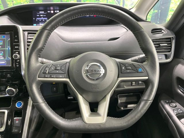 �y�����v�����X�e�A�����O�z�㎿�Ȋv���g�p���邱�ƂŁA��ɂ����������݂ƂĂ��^�]���₷���n���h���ł���