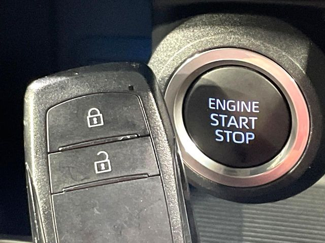 �y�X�}�[�g�L�[�z�J�o����|�P�b�g�ɓ��ꂽ�܂܂ł��h�A�̎{���E�������\�ȃX�}�[�g�L�[�𑕔��B�G���W���̃I���E�I�t�����J�M�����o���K�v����������Ƃ��Ă��֗��ł���