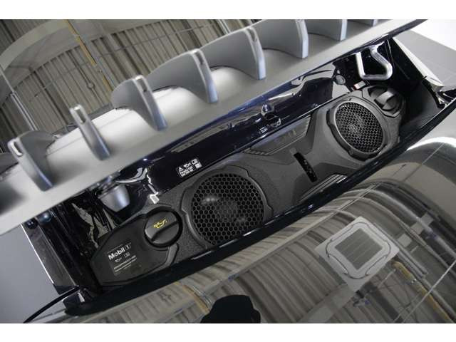 3.6L �����Ό�6�C��DOHC�^�[�{+���[�^�[�A�G���W��:485p s/58.1kgm ���[�^�[:56ps /15.3kgm �V�X�e��:541p s/62.2kgm