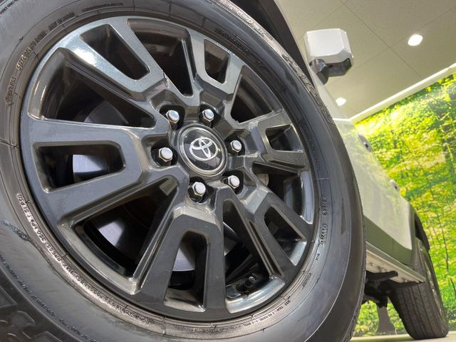 �y����18�C���`�A���~�z�C�[���z�O�ςɃ}�b�`���������A���~�z�C�[���𑕒����Ă���܂��B�e��ЊO�A���~�z�C�[����A�X�^�b�h���X�^�C�����戵�����Ă���܂��B���񂲑��k����������