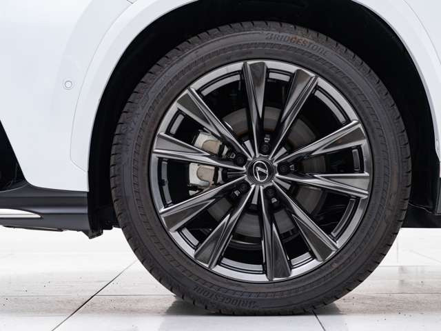 【 アペルタ認定中古車 】自社での車両確認に加え、第三者機関2社へ鑑定を依頼し、車両状態をチェック。商品化の時点で万が一不備があれば対応、安心してお届け出来るお車の状態に仕上げます。