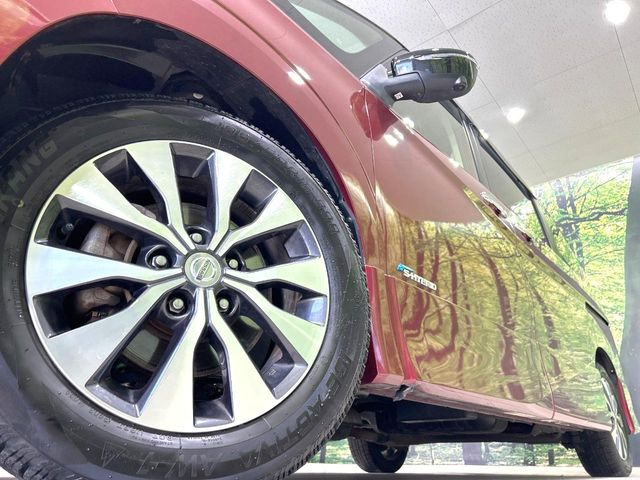 �y����16�C���`�A���~�z�C�[���z�O�ςɃ}�b�`���������A���~�z�C�[���𑕒����Ă���܂��B�e��ЊO�A���~�z�C�[����A�X�^�b�h���X�^�C�����戵�����Ă���܂��B���񂲑��k����������