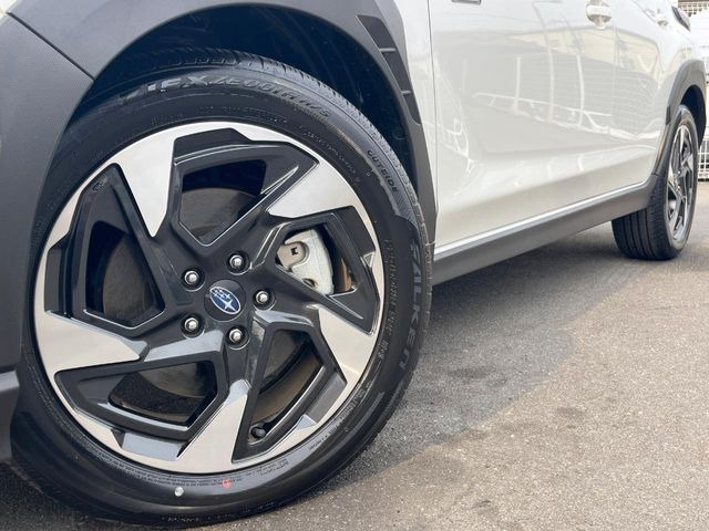 �y����18�C���`�A���~�z�C�[���z�O�ςɃ}�b�`���������A���~�z�C�[���𑕒����Ă���܂��B�e��ЊO�A���~�z�C�[����A�X�^�b�h���X�^�C�����戵�����Ă���܂��B���񂲑��k����������