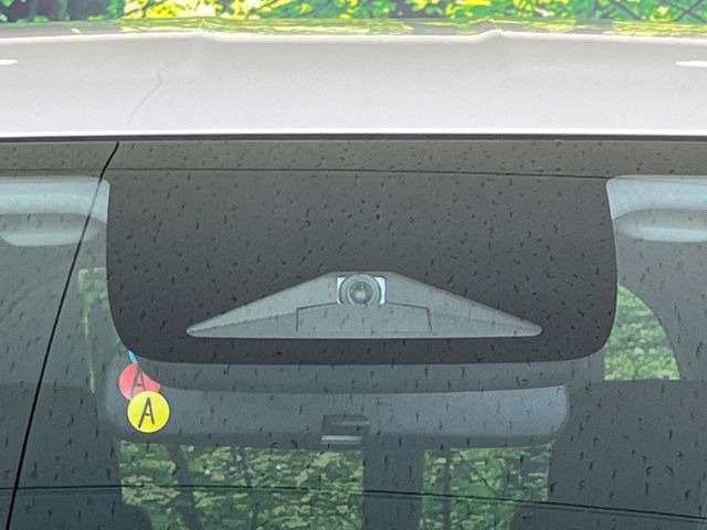 �y�z���_�Z���V���O�z���s���ɑO���̎ԗ�����F�����A�Փ˂������Ȏ��͌x��ƃu���[�L�ŏՓˉ���Ɣ�Q�y�����A�V�X�g�B�����S�Ƀh���C�u�����y���݂��������܂��B