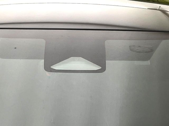 �y�g���^�Z�[�t�e�B�Z���X�z���s���ɑO���̎ԗ�����F�����A�Փ˂������Ȏ��͌x��ƃu���[�L�ŏՓˉ���Ɣ�Q�y�����A�V�X�g�B�����S�Ƀh���C�u�����y���݂��������܂��B