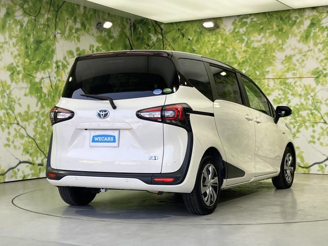 シエンタハイブリッド 1.5 G クエロ