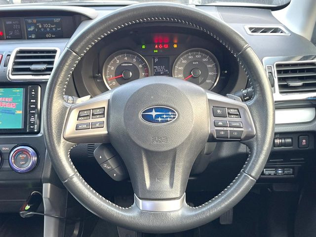 �y�����v�����X�e�A�����O�z�㎿�Ȋv���g�p���邱�ƂŁA��ɂ����������݂ƂĂ��^�]���₷���n���h���ł���