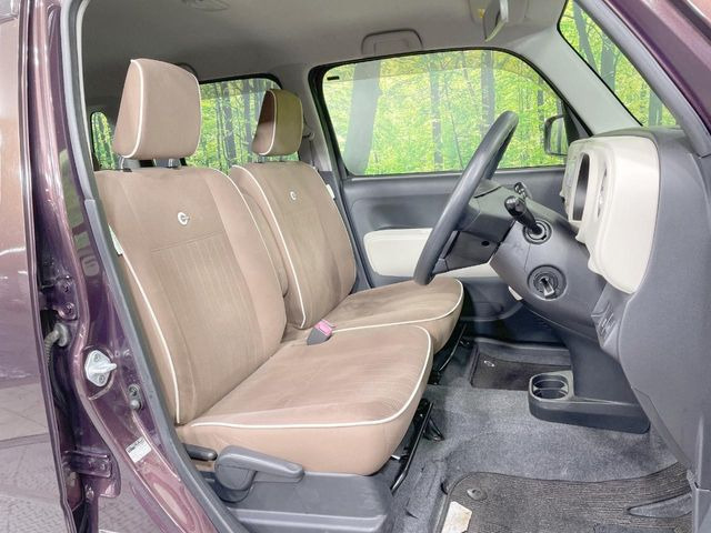 運転席シート廻りは使用感も少なく、良好な状態となっています。丁寧に使われていたことがよくわかりますね。