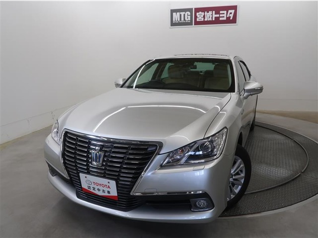 クラウンハイブリッド 2.5 ロイヤルサルーンG Four 4WD