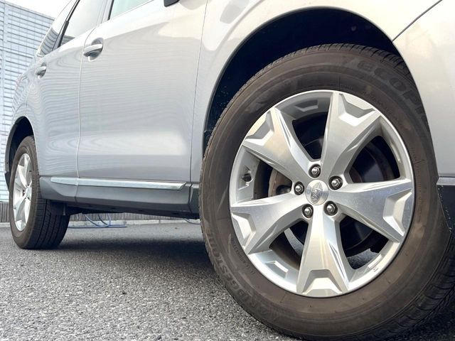 �y����17�C���`�A���~�z�C�[���z�O�ςɃ}�b�`���������A���~�z�C�[���𑕒����Ă���܂��B�e��ЊO�A���~�z�C�[����A�X�^�b�h���X�^�C�����戵�����Ă���܂��B���񂲑��k����������