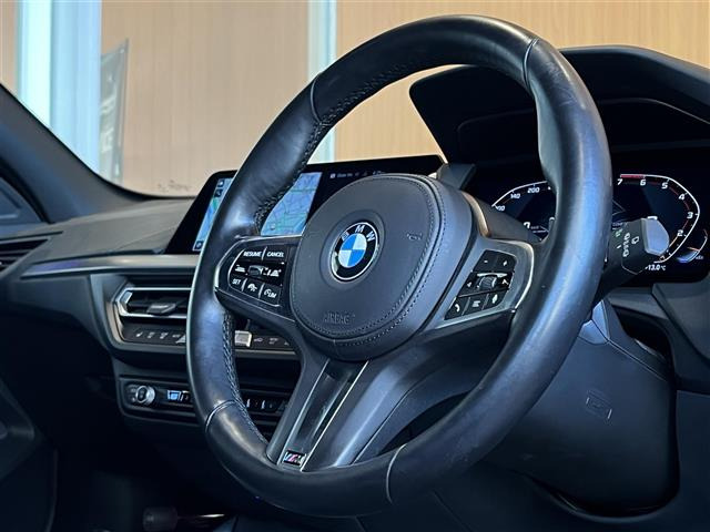 1シリーズM135i xドライブ 4WD