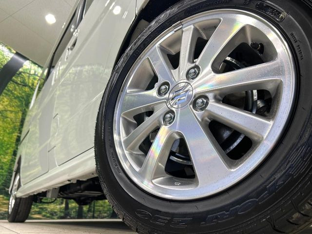 �y����14�C���`�A���~�z�C�[���z�O�ςɃ}�b�`���������A���~�z�C�[���𑕒����Ă���܂��B�e��ЊO�A���~�z�C�[����A�X�^�b�h���X�^�C�����戵�����Ă���܂��B���񂲑��k����������