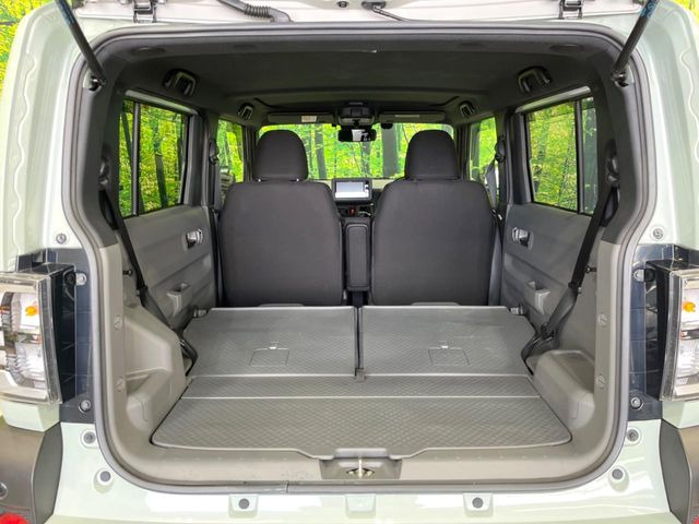 ���i�̂���������ʋ΁A���}���ɏ\���ȉ׎��X�y�[�X���m�ۂ��Ă���܂��B�Z�J���h�V�[�g��|���ƁA�傫�ȉו��̐ύڂ��\�ł���