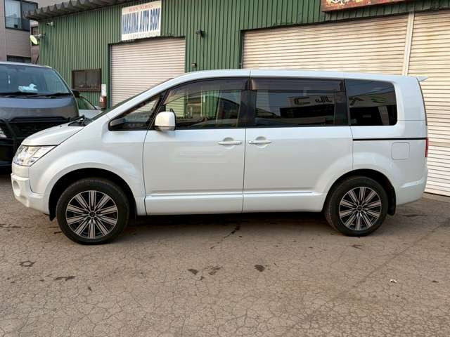 �ʐ^�����ł�OK�BLINE�ŋC�y�ɂ����k�\