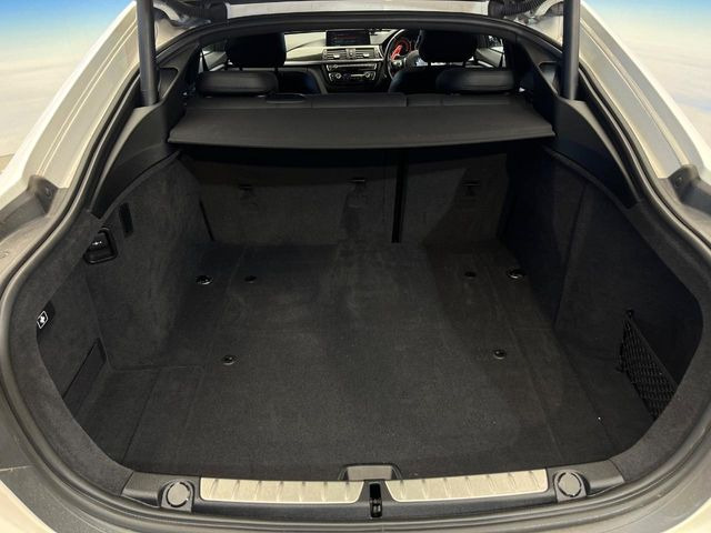 ●トランクルーム:趣味が広がる収容スペース!これだけの広さがあればお買い物やレジャーなどにも最適です!使用感も少なくきれいな状態を維持しております。